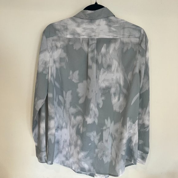 Banana Republic Dillon fit abstract print utility button down - Picture 7 of 7